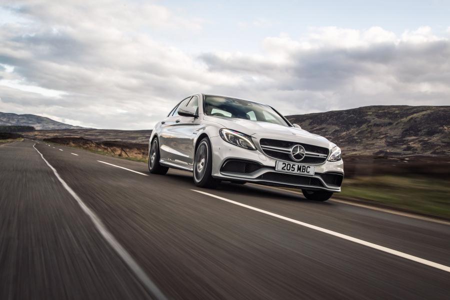  Mercedes-AMG C63 S 2015 года  (UK) (фото 13 из 30)